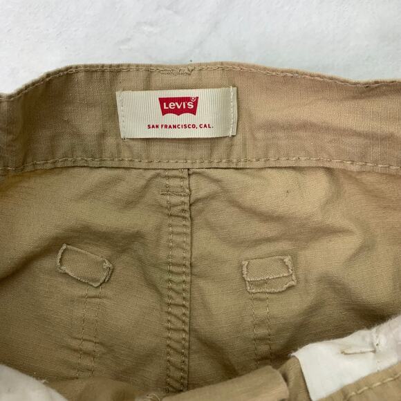 Levi's Cargo Shorts Boys Sz 10R Tan Khaki Pockets 10" Inseam Uniform Utility - Picture 4 of 6